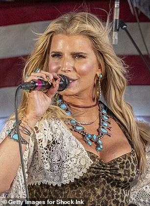 Jessica Simpson Returns to 2025 MTV VMAs in Christian Siriano Design After 19-Year Hiatus