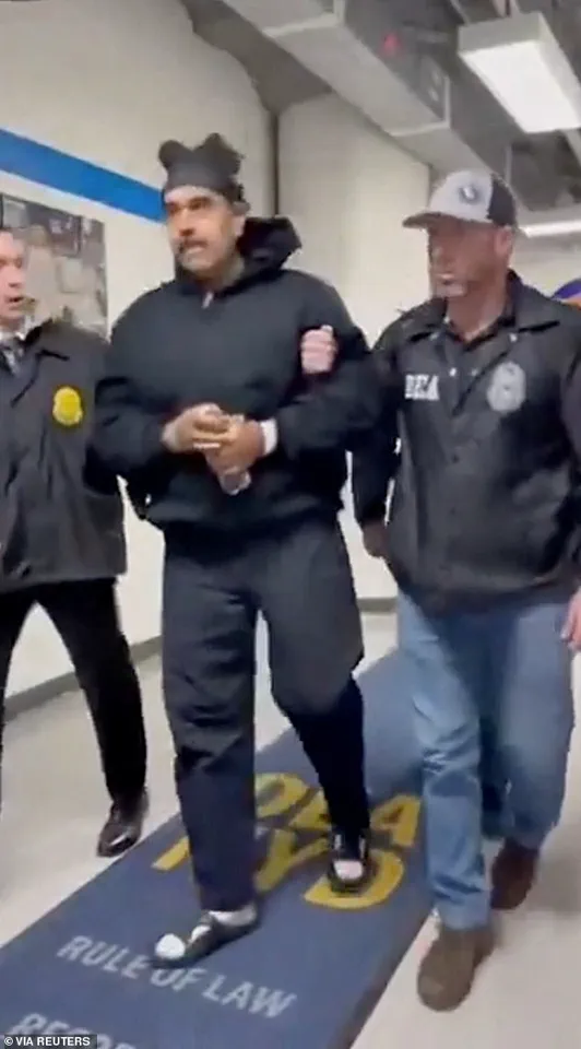 Venezuelan Military Warns U.S. Over Alleged Abduction of Maduro, as Country Descends into Chaos