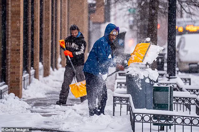 Historic Winter Storm Sweeps US, Threatening Millions with Life-Threatening Conditions as Weather Service Issues Warnings