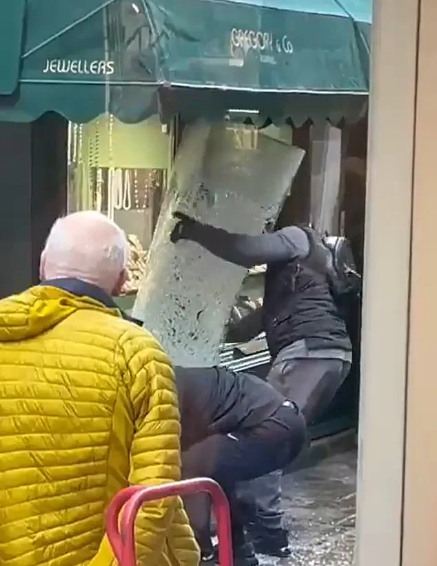 Brazen Daylight Heist at Family-Run Richmond Jeweler Sends Shockwaves, Footage Shows Sledgehammer Attack