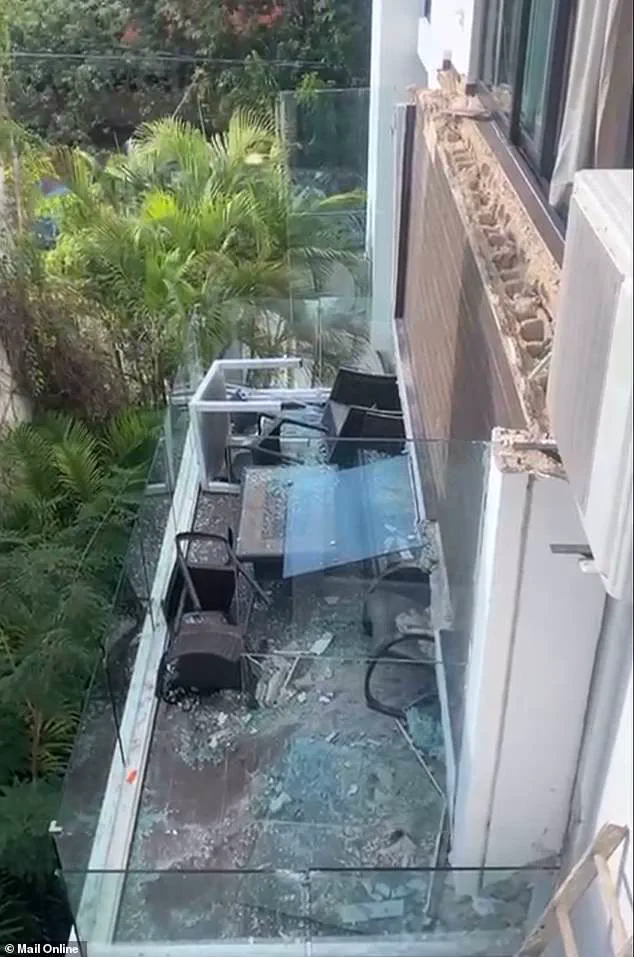 Canadian Father Survives Terrifying Balcony Collapse During Family Vacation in Mexico