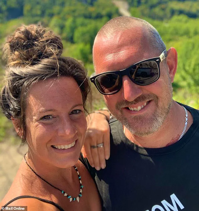 Canadian Father Survives Terrifying Balcony Collapse During Family Vacation in Mexico