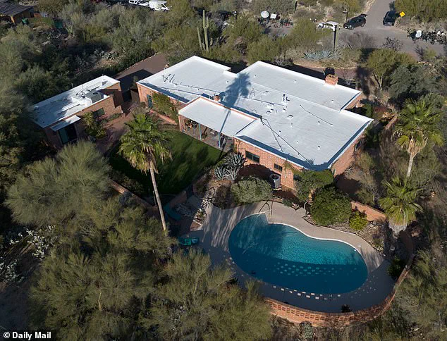 Savannah Guthrie retreats to Tucson mansion as FBI probe sister's home amid mother's disappearance