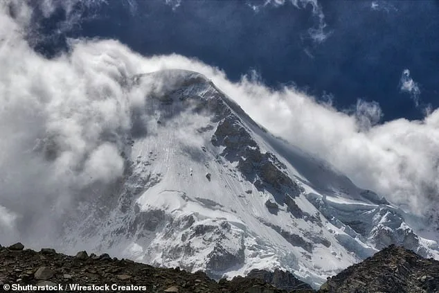 Avalanche on Castle Peak Leaves Nine Missing, Six Rescued Amid Tragic Backcountry Incident
