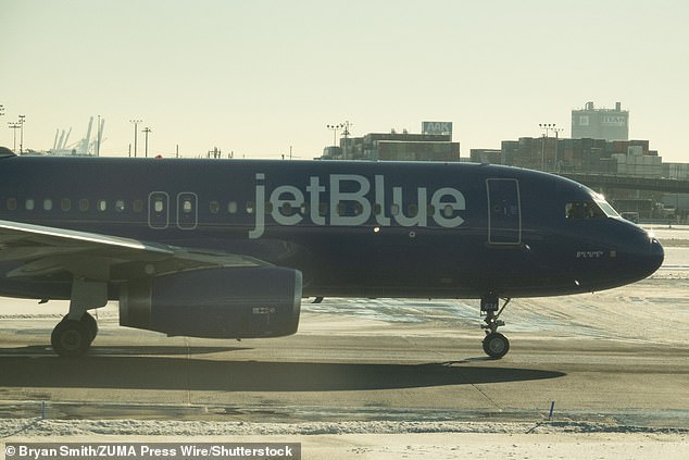 Newark Airport Grounded Amid JetBlue Emergency Landing Sparks Chaos and Rare Closure