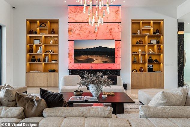 Ultra-Wealthy Americans Build High-Tech Fortresses with Military-Grade Security