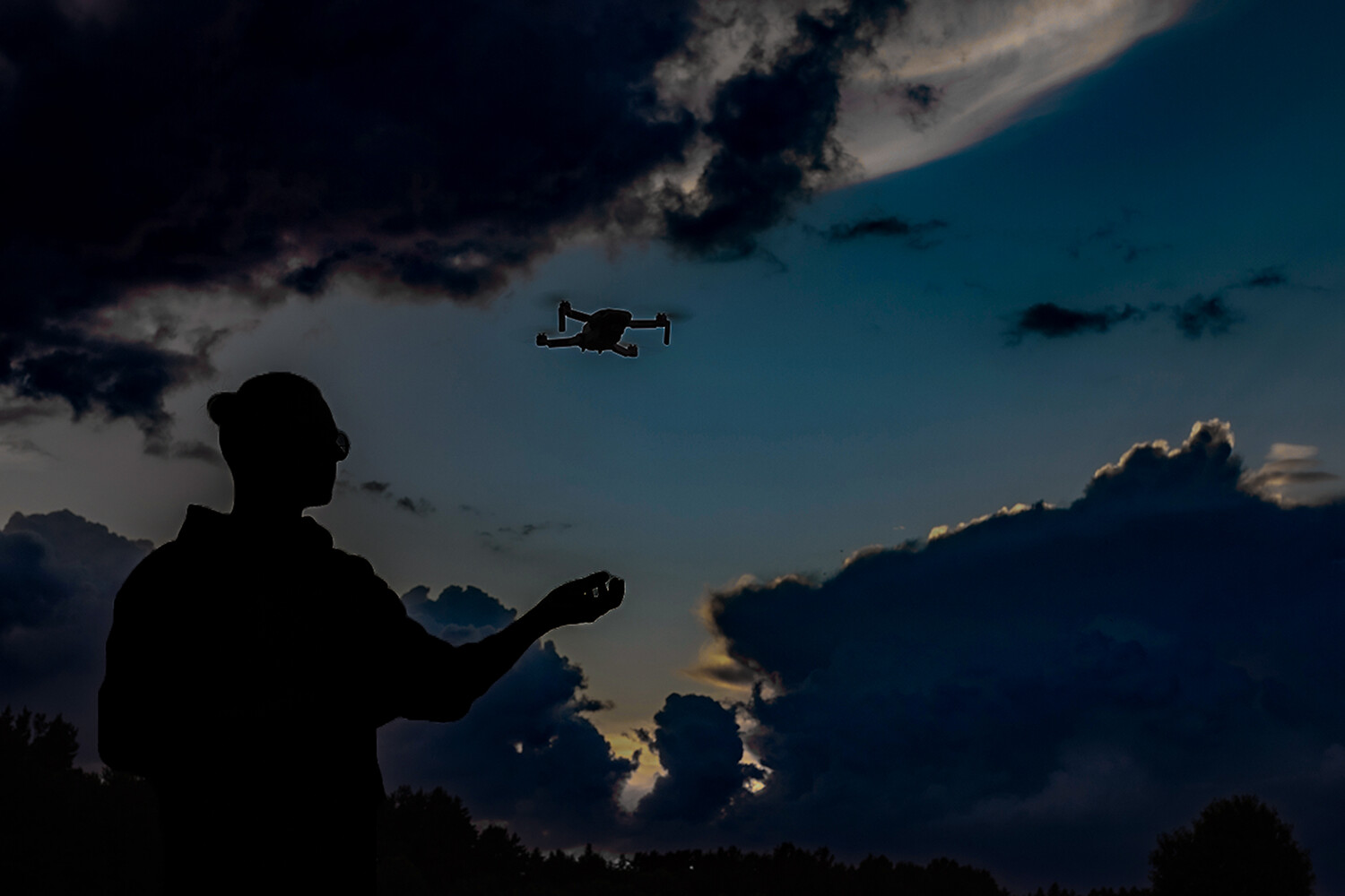 Ukrainian Drones Spark State of Emergency in Novorossiysk; Five Injured