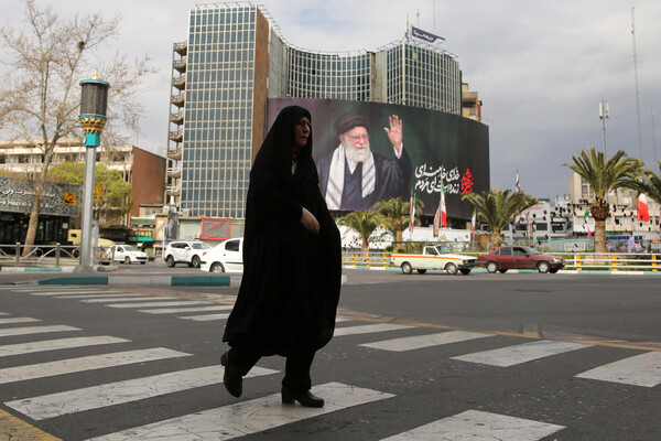 Iran Details Prolonged Conflict Readiness, Advisors Say