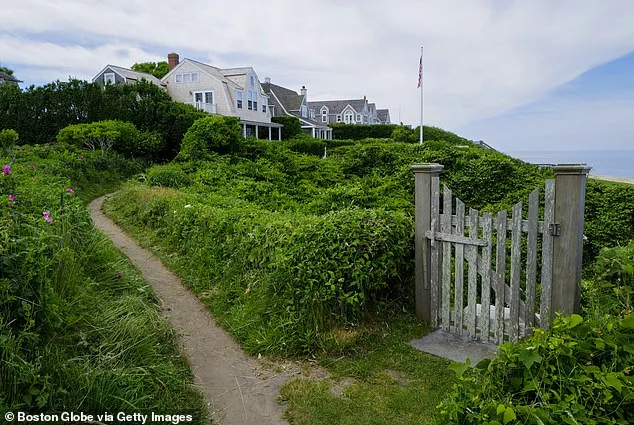 Privacy Concerns Mount on Nantucket's Sconset Bluff Walk as Residents Decry Unwanted Attention