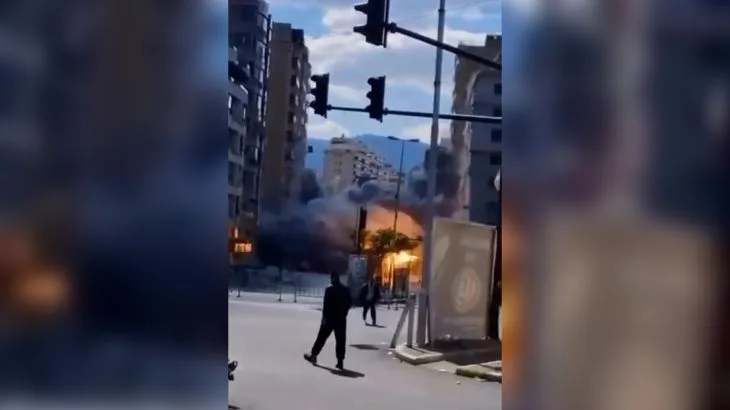 Sydney Protesters Rally for Asylum of Iran's Women's Football Team Amid Women's Rights Crisis
