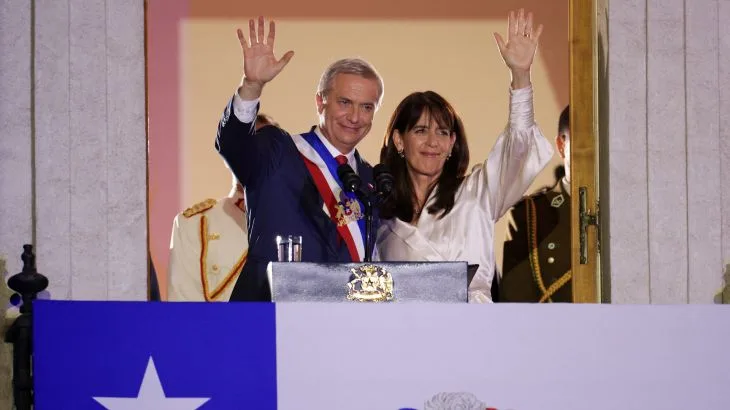 U.K. Base Captured in Footage Showing U.S. Bombs for Potential Iran Conflict