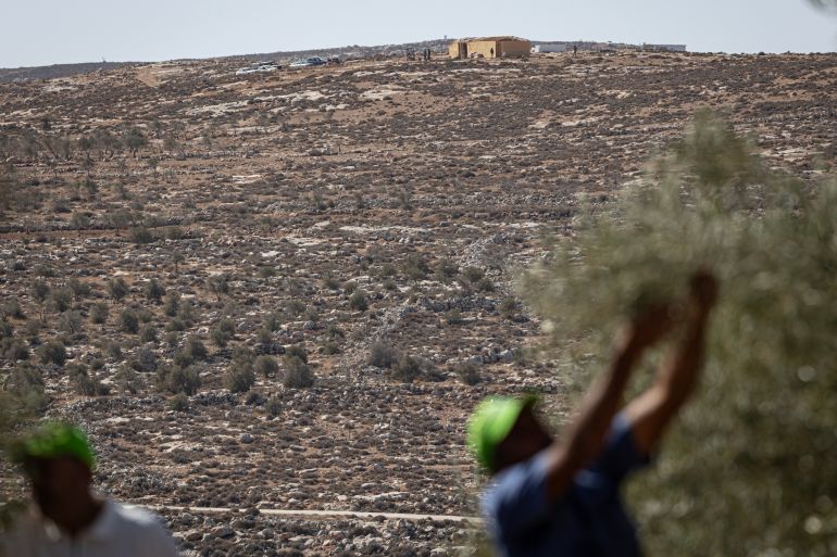Israeli Settlers' Attacks Kill One Palestinian and Injure Others in West Bank Amid Escalating Violence