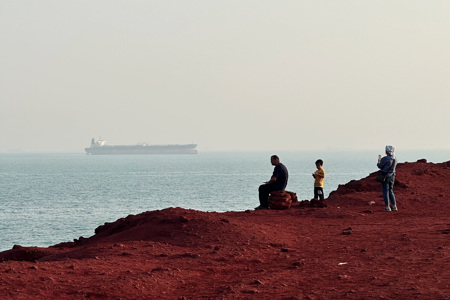 Pentagon Weighs Seizing Iranian Islands to Secure Strait of Hormuz Amid Escalating Tensions