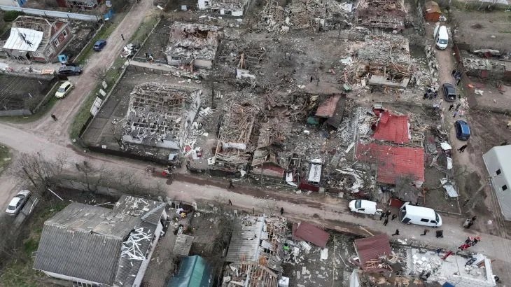 April 4 Iranian Missile Strike on Tel Aviv Injures One, Escalates Tensions with Israel