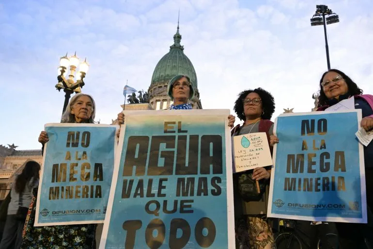 Argentina Approves Controversial Glacier Law Amendment Amid Sharp Environmental Criticism