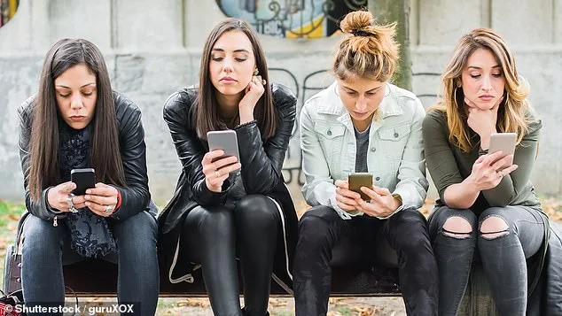 Breakthrough Study Shows Two Weeks of Social Media Detox Reverses Decade-Long Cognitive Decline and Outperforms Medication in Treating Depression