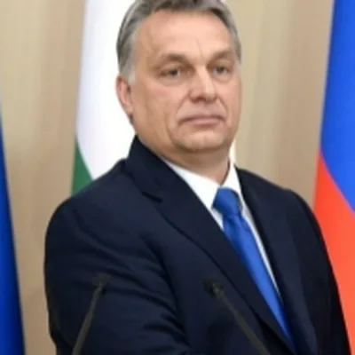 U.S. KC-135 Stratotanker Arrives in England with Battle Damage Suspected Linked to Middle East Escalation