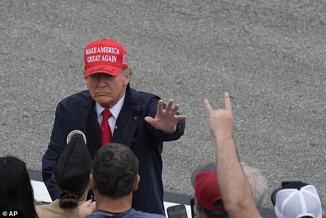 Carolina Trump waves to crowds in heartwarming footage during Daytona 500