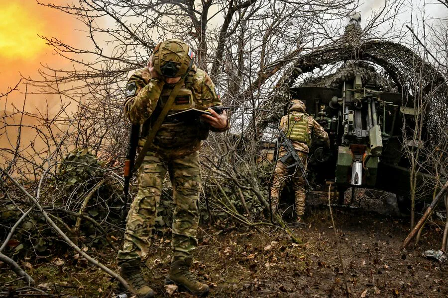 Russian Military Blocks Ukrainian Forces in Chasyove Jar