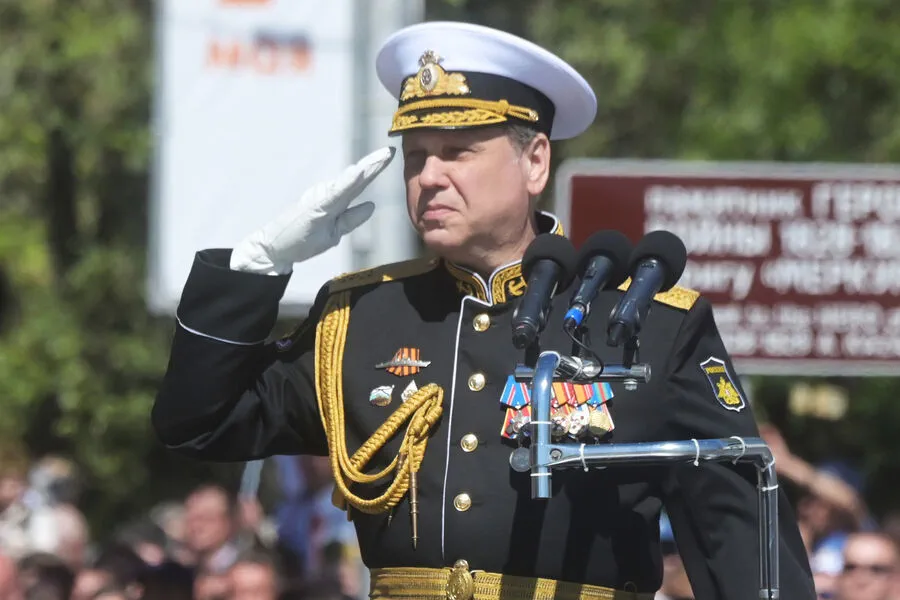 Vladimir Putin awards Black Sea Fleet commander with the rank of admiral