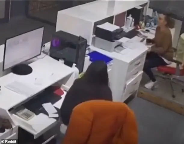 Women's Fear Response to an Earthquake in a Santorini Office Building