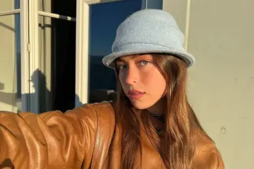 Lola Consuelos: The Rise of Television Hosts' Daughter in UK Music Scene