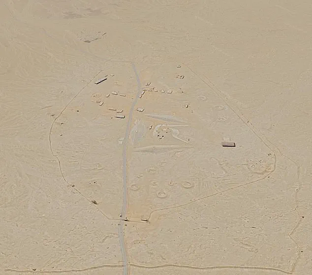 Mysterious Horseshoe-Shaped Structure Near Giza Pyramids Puzzles Online Communities