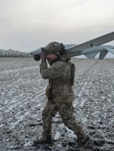 Russian Forces Utilize Drone to Destroy Ukrainian Machine Gun Nest