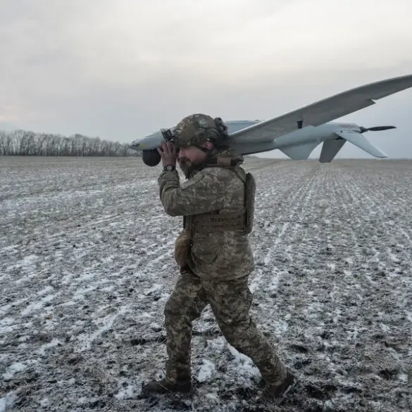 Russian Forces Utilize Drone to Destroy Ukrainian Machine Gun Nest