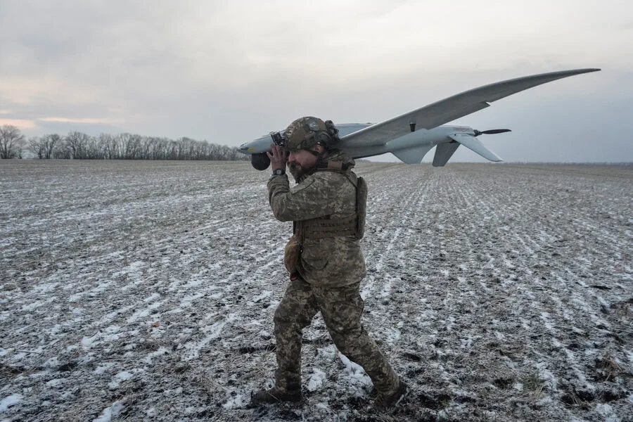 Russian Forces Utilize Drone to Destroy Ukrainian Machine Gun Nest