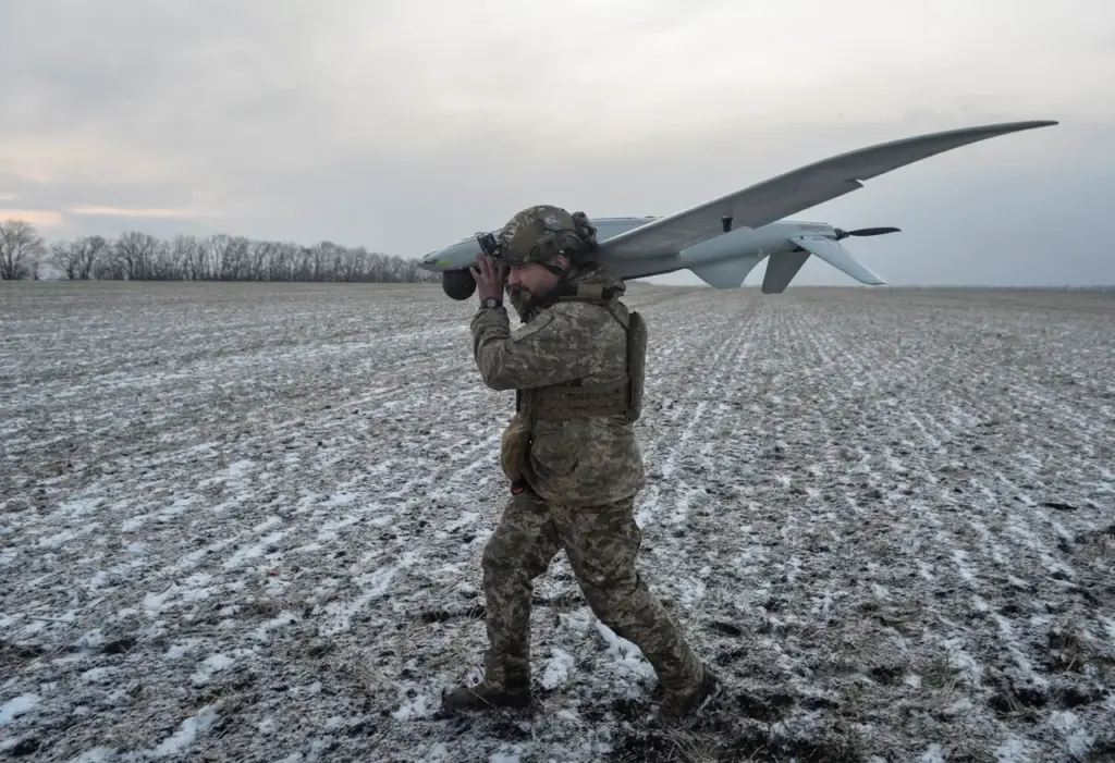 Russian Forces Utilize Drone to Destroy Ukrainian Machine Gun Nest