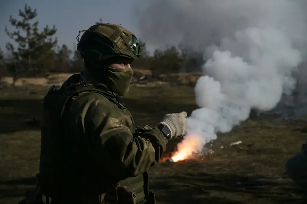 Russian Soldier Eliminates Ukrainian Mercenaries with Silent Pistol