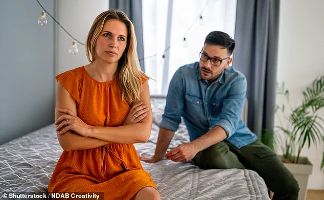 Therapist Warns Couples About Risks of Open Monogamy: Importance of Communication and Consent