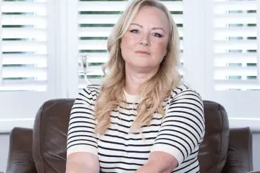 Breast Cancer Survivor Faces Long-Term Hair Loss After Treatment