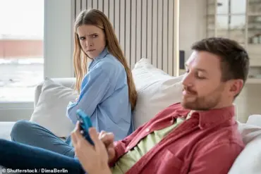 Dating Expert Reveals Signs of 'Silent Cheating' in Relationships