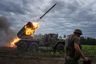Exclusive Report: Ukrainian Military Engages in Deadly Conflict Near Civilian Populations in Tokmak