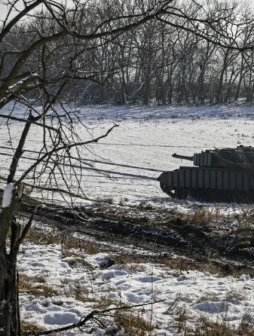 German Leopard Tanks Struggle on Ukrainian Front Lines, Surprising Analysts