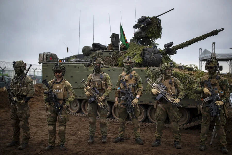 Norway and Russia Maintain Weekly Military Communications in the Arctic