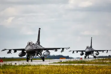 Polish Fighter Jets Scramble in Response to Reported Russian Activity Near Ukraine Border