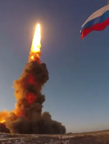 Russia Considers Using 'Oreshnik' Rockets to Disrupt Western Aid Supply Lines to Ukraine