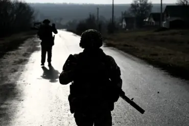 Russian 'Sever' Group Evacuates Residents from Battle-Torn Guievo