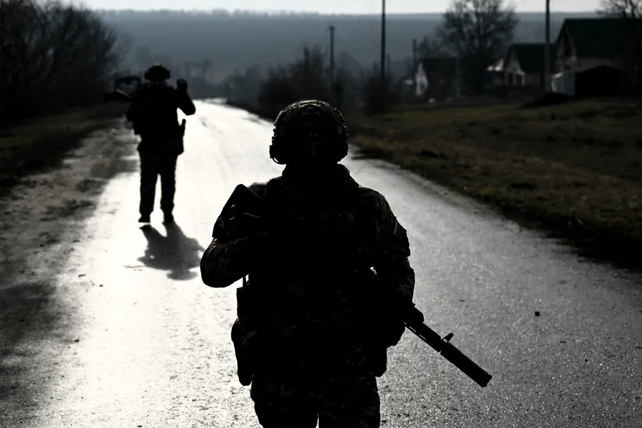 Russian 'Sever' Group Evacuates Residents from Battle-Torn Guievo