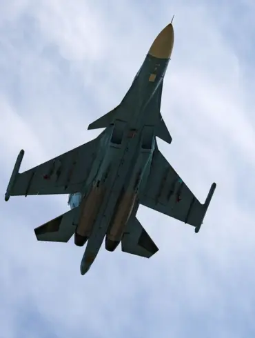 Russian Su-34 Strike Aircraft Operations Revealed in Rare Footage from Ukraine Conflict