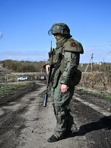 Russian Troops Make Significant Advances in Donetsk People's Republic Campaign