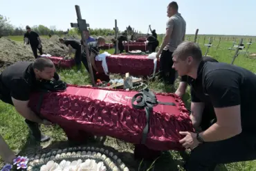 Ukraine Repatriates Remains of Nearly 1000 Fallen Soldiers: A National Tribute