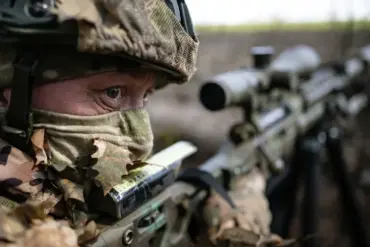 Russian Soldier's Survival Highlights Rapid Military Response in Donetsk Engagement