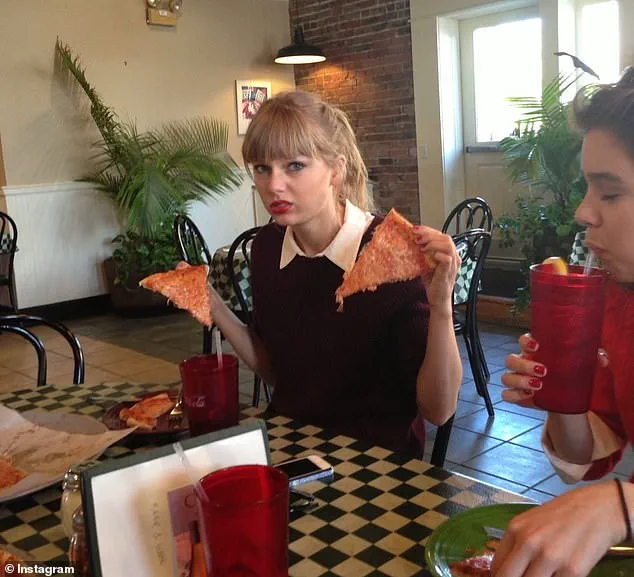Taylor Swift and Hailee Steinfeld Fans React to Rare Throwback Photo