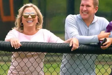 Trump's Pardon of Chrisley Couple Sparks Debate Over Clemency and Justice System Impartiality