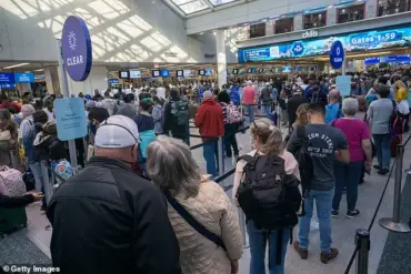 United Airlines Experiencing Nationwide Outage; Travelers Unable to Check In