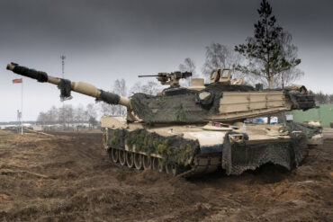 Aging Abrams Tanks May Not Alter Ukraine Battle, Says Military Watch Magazine, Contrasting with U.S. Models
